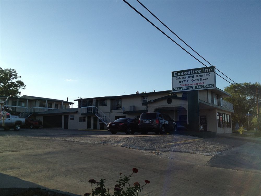 Executive Inn & Kitchenette Suites-Eagle Pass Esterno foto