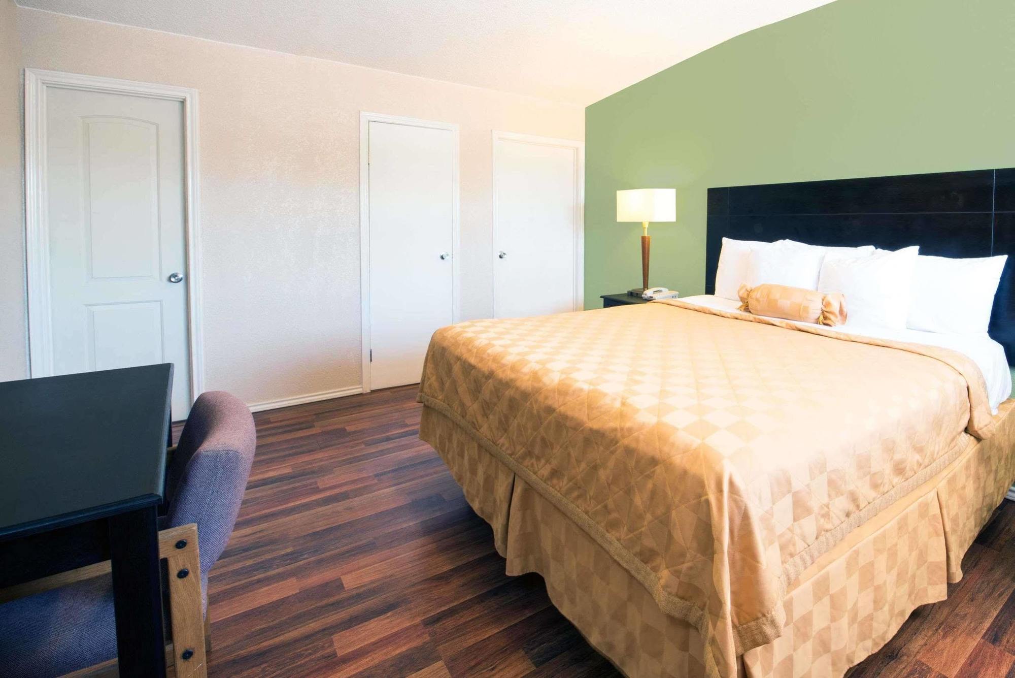 Executive Inn & Kitchenette Suites-Eagle Pass Esterno foto